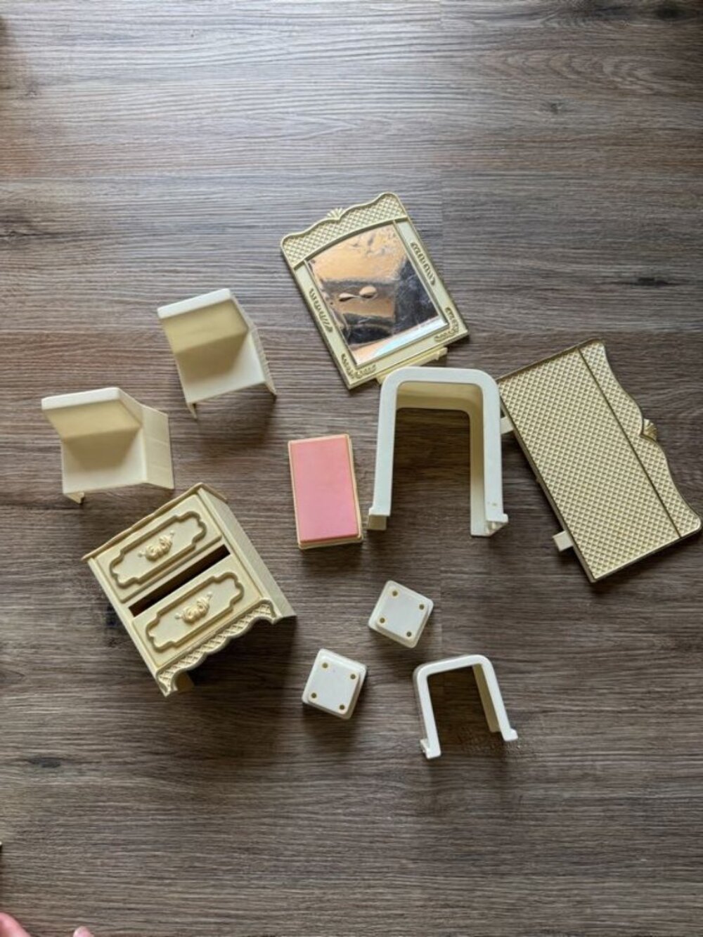 Vintage Barbie Doll WOLVERINE dresser, chairs and more furniture Hard Plastic